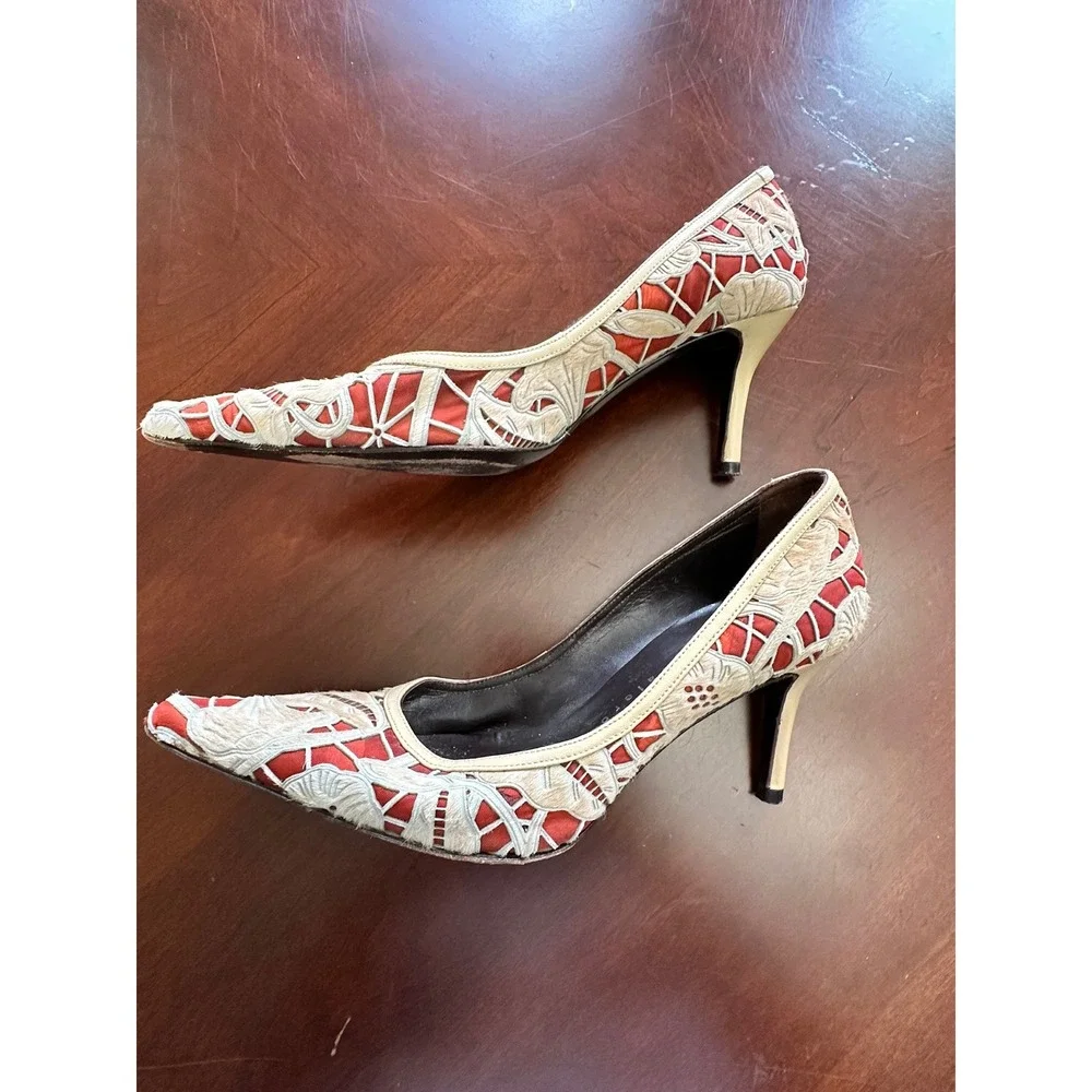 Martinez Valero Womens Red Cream Embroidered Pointed Toe Stiletto Pumps Size 6
